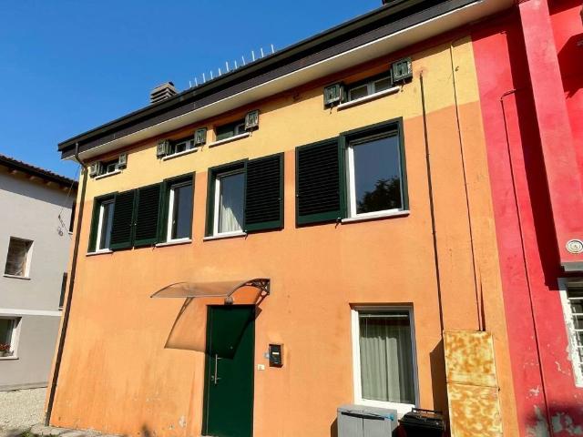 Villa Indipendente in vendita a Schio, Veneto