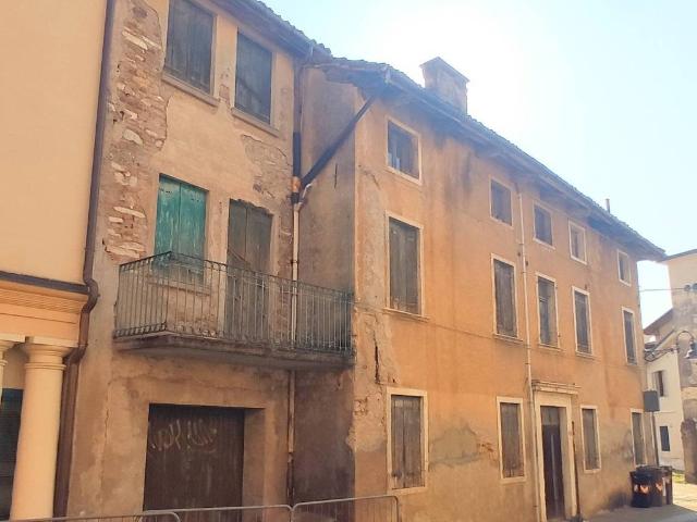 Villa Indipendente in vendita a Schio, Veneto