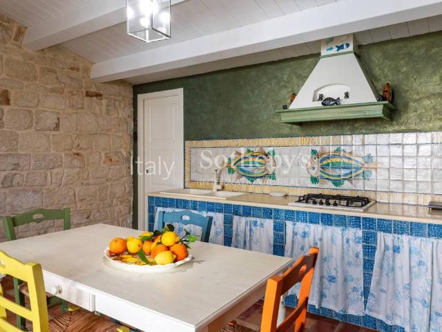 Villa Indipendente in vendita a Cava D'aliga, Sicilia