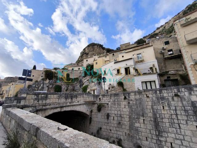 Villa Indipendente in vendita a Cava D'aliga, Sicilia