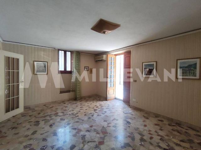 Villa Indipendente in vendita a Balata, Cava D'aliga
