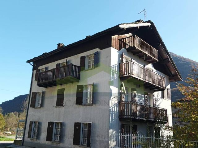 Villa Indipendente in vendita a Piemonte, Vercelli