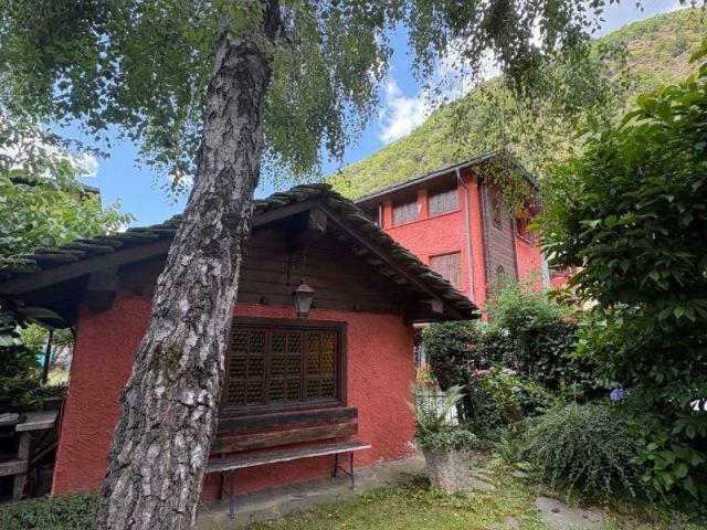 Villa Indipendente in vendita a Piemonte, Vercelli