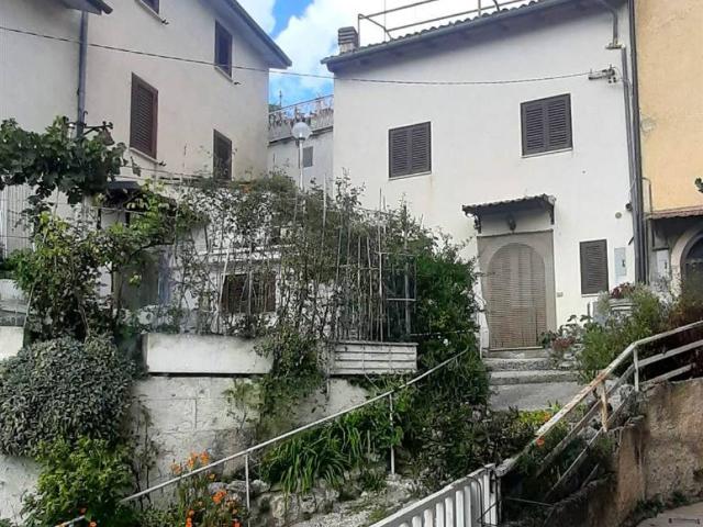 Villa Indipendente in vendita a Scurcola Marsicana, Abruzzo