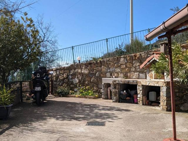 Villa Indipendente in vendita a Seborga, Liguria