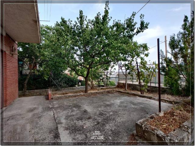 Villa Indipendente in vendita a Secinaro, Abruzzo