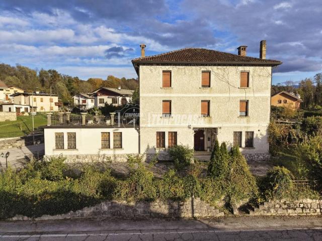 Villa Indipendente in vendita a Sedico, Veneto