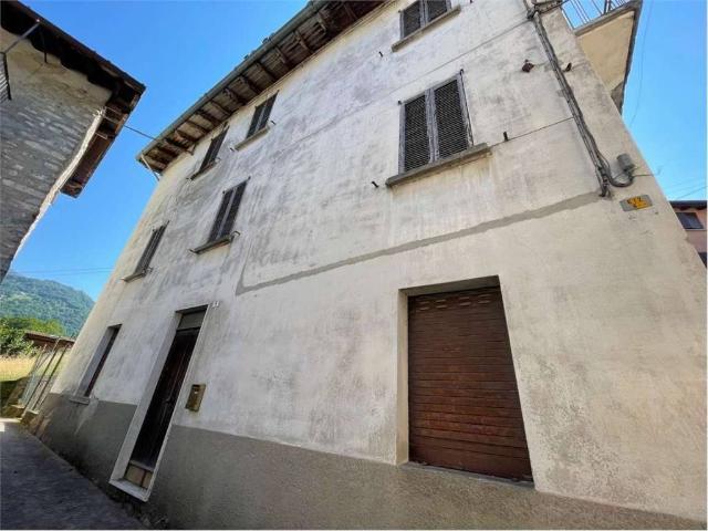 Villa Indipendente in vendita a Comunità Montana della Valle Brembana, Sedrina