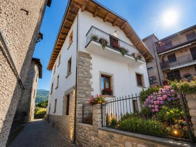 Villa Indipendente in vendita a Comunità Montana della Valle Brembana, Sedrina
