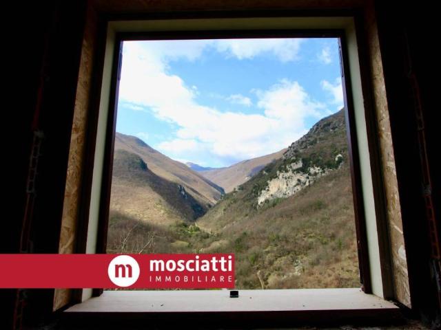 Villa Indipendente in vendita a Contrada-Valle, Sefro