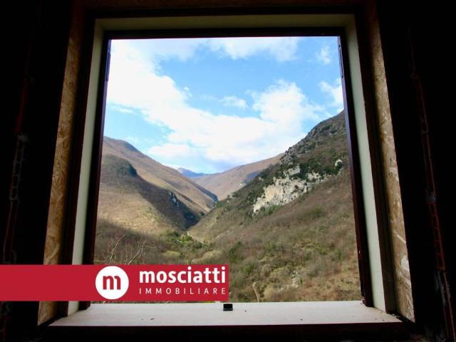 Villa Indipendente in vendita a Contrada-Valle, Sefro