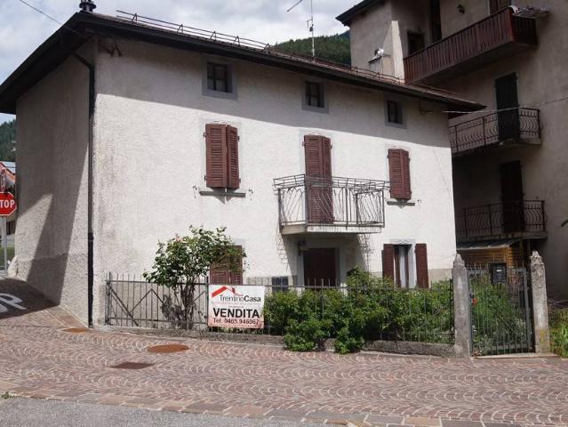 Villa Indipendente in vendita a Comunità delle Giudicarie, Lardaro