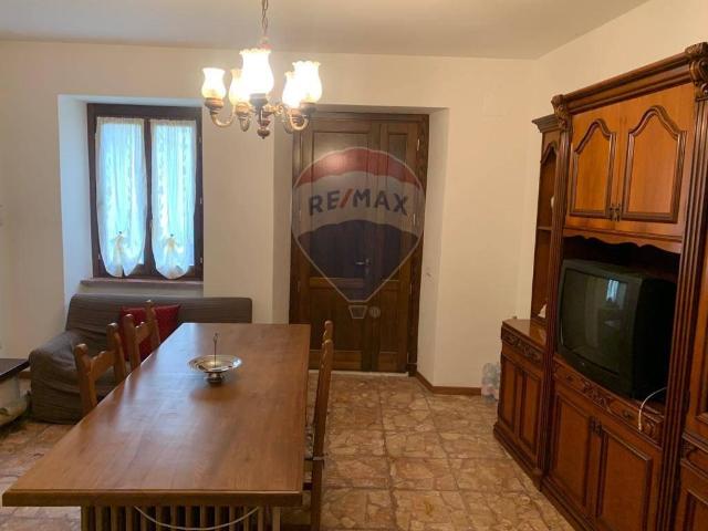 Villa Indipendente in vendita a Sellano, Umbria