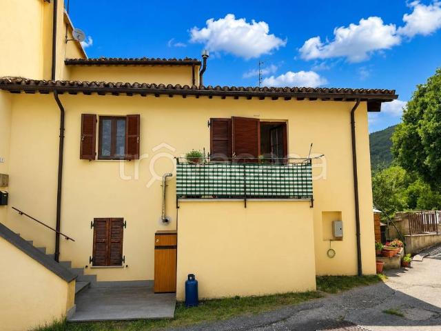 Villa Indipendente in vendita a Sellano, Umbria