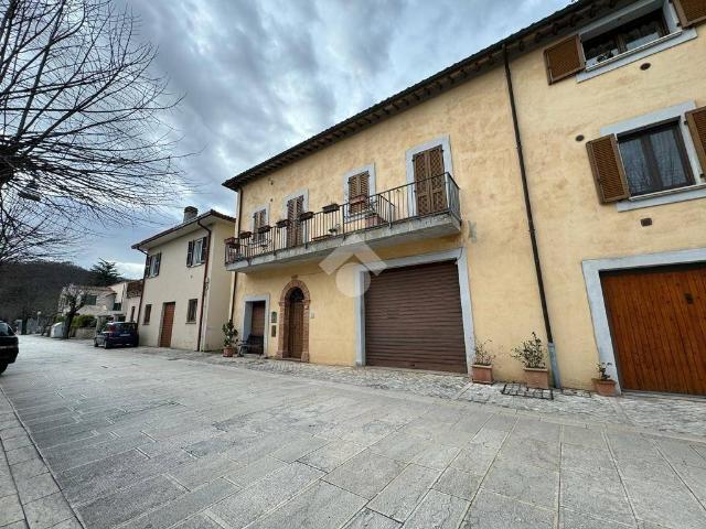 Villa Indipendente in vendita a Sellano, Umbria
