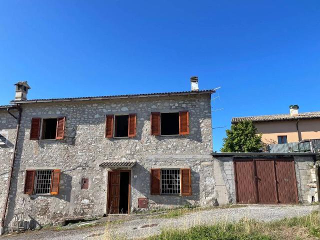 Villa Indipendente in vendita a Sellano, Umbria