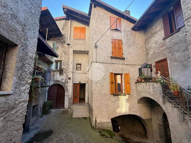 Villa Indipendente in vendita a Comunità montana della valle Camonica, Sellero