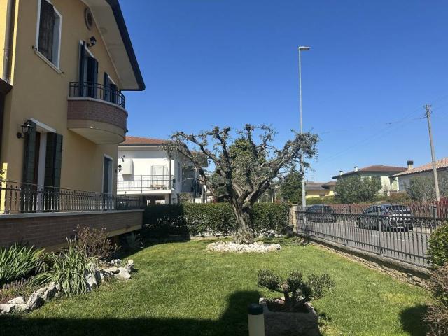 Villa Indipendente in vendita a Montecchia, Saccolongo