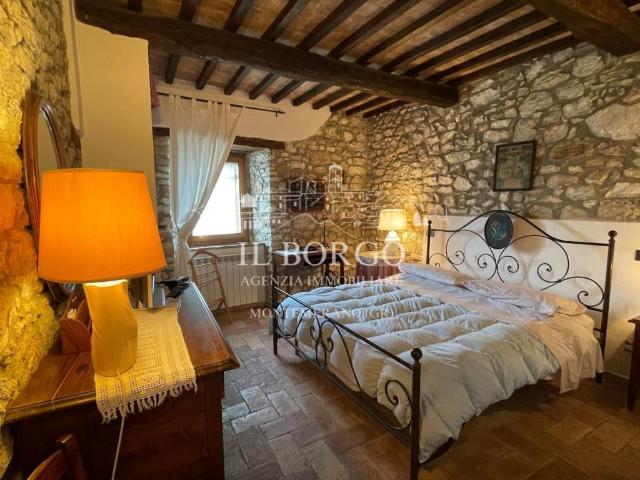 Villa Indipendente in vendita a Unione dei Comuni Montani Amiata Grossetana, Semproniano