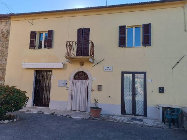 Villa Indipendente in vendita a Unione dei Comuni Montani Amiata Grossetana, Semproniano