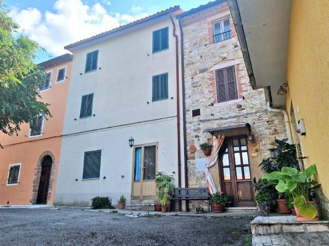 Villa Indipendente in vendita a Unione dei Comuni Montani Amiata Grossetana, Semproniano