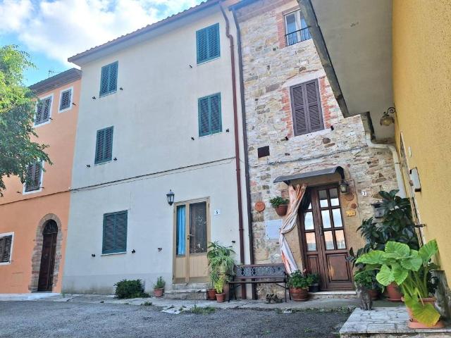 Villa Indipendente in vendita a Unione dei Comuni Montani Amiata Grossetana, Semproniano