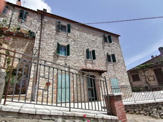 Villa Indipendente in vendita a Unione dei Comuni Montani Amiata Grossetana, Semproniano