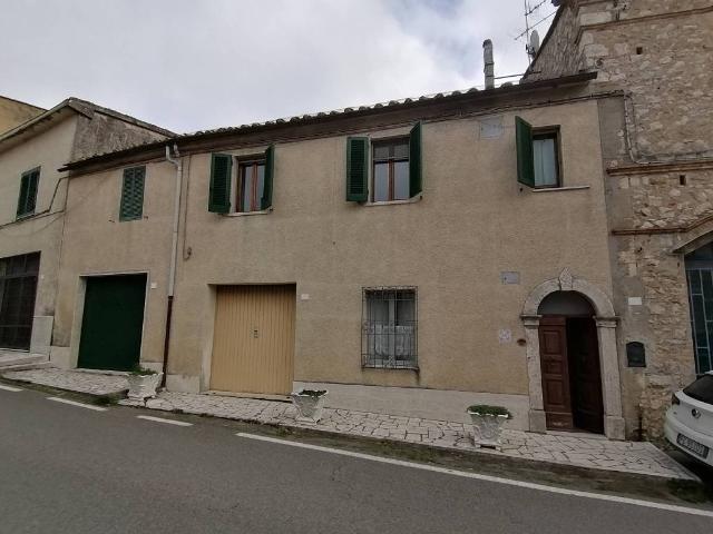 Villa Indipendente in vendita a Unione dei Comuni Montani Amiata Grossetana, Semproniano