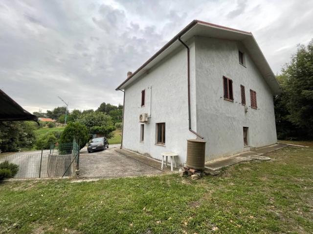 Villa Indipendente in vendita a Sant'Angelo, Marche