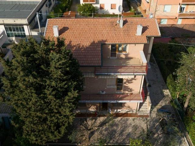 Villa Indipendente in vendita a Cesanella, Marche