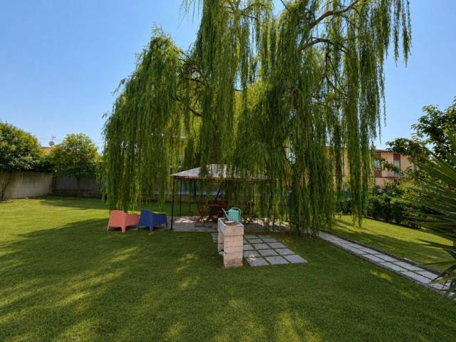 Villa Indipendente in vendita a Vallone, Marche