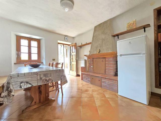Villa Indipendente in vendita a Basati, Seravezza