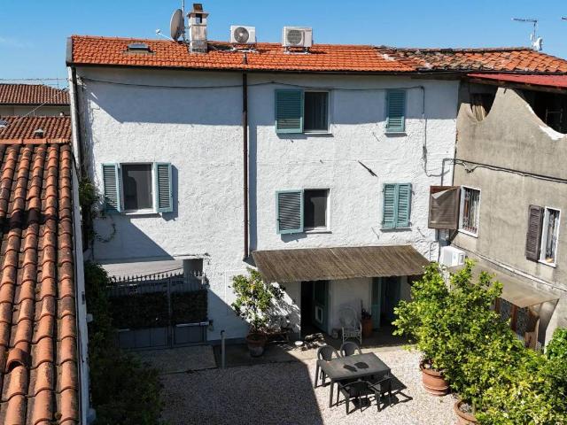 Villa Indipendente in vendita a Frasso, Seravezza