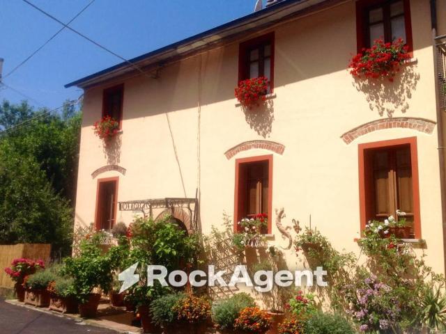 Villa Indipendente in vendita a Azzano, Seravezza