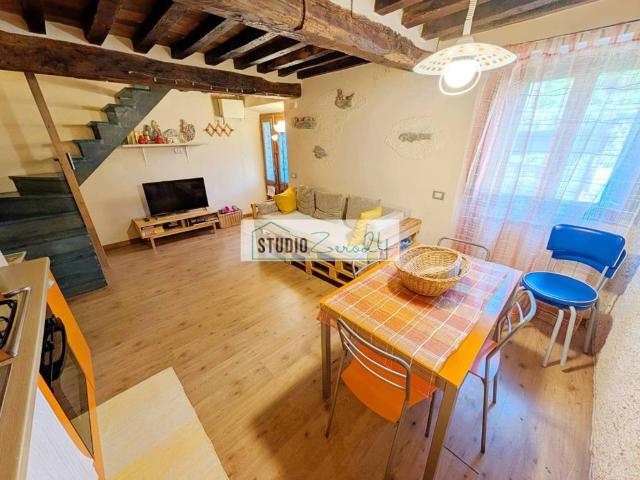 Villa Indipendente in vendita a Azzano, Seravezza