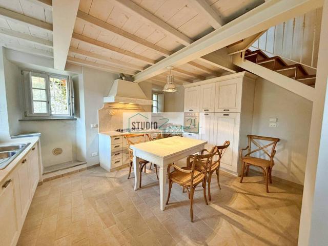 Villa Indipendente in vendita a La Cappella, Seravezza