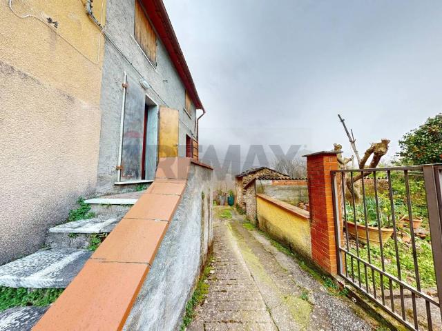Villa Indipendente in vendita a Seravezza, Toscana