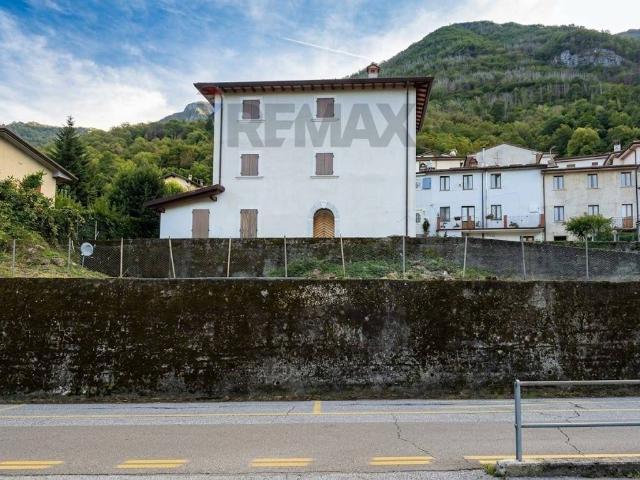 Villa Indipendente in vendita a Castello, Seravezza