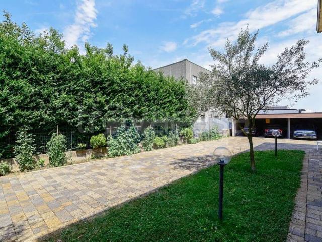 Villa Indipendente in vendita a San Rocco, Seregno