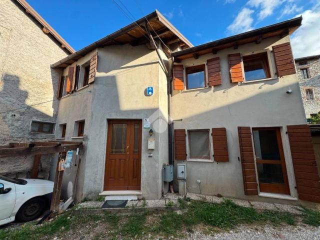 Villa Indipendente in vendita a Seren Del Grappa, Veneto