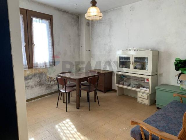 Villa Indipendente in vendita a Rasai, Seren Del Grappa