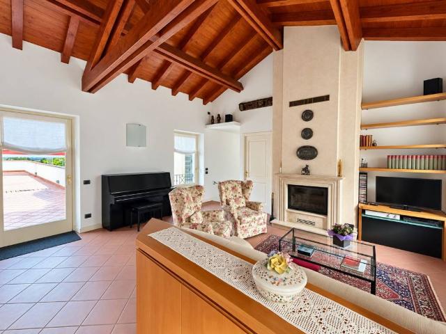 Villa Indipendente in vendita a Paderno, Seriate