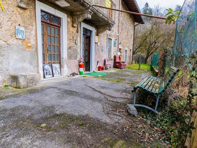 Villa Indipendente in vendita a Comunità Montana della Valle Brembana, Serina
