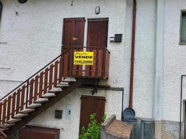 Villa Indipendente in vendita a Comunità Montana della Valle Brembana, Serina