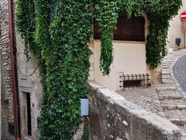 Villa Indipendente in vendita a Sermoneta, Latina