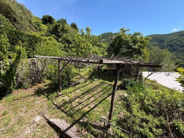 Villa Indipendente in vendita a Serra Riccò, Liguria