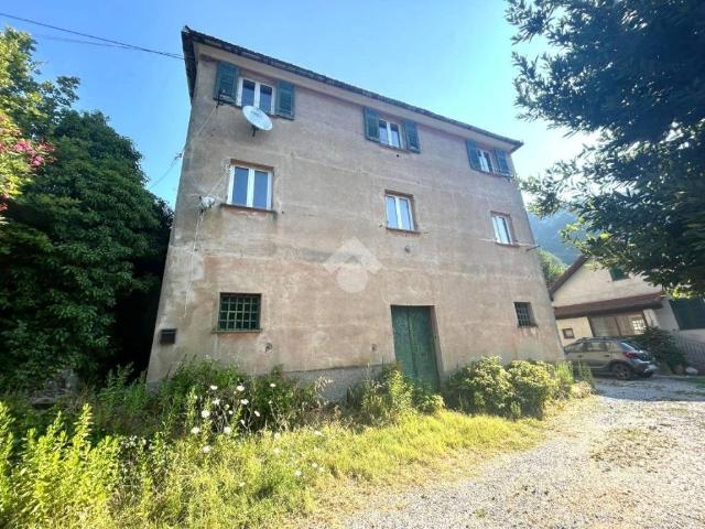 Villa Indipendente in vendita a Serra Riccò, Liguria