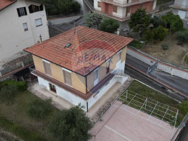 Villa Indipendente in vendita a Marche, Ancona