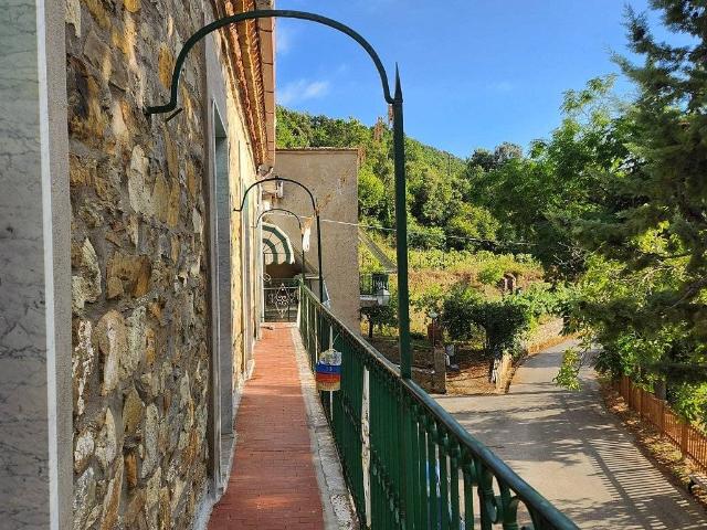 Villa Indipendente in vendita a Serramezzana, Campania