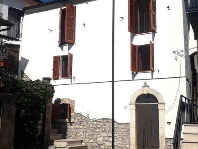 Villa Indipendente in vendita a Serramonacesca, Abruzzo